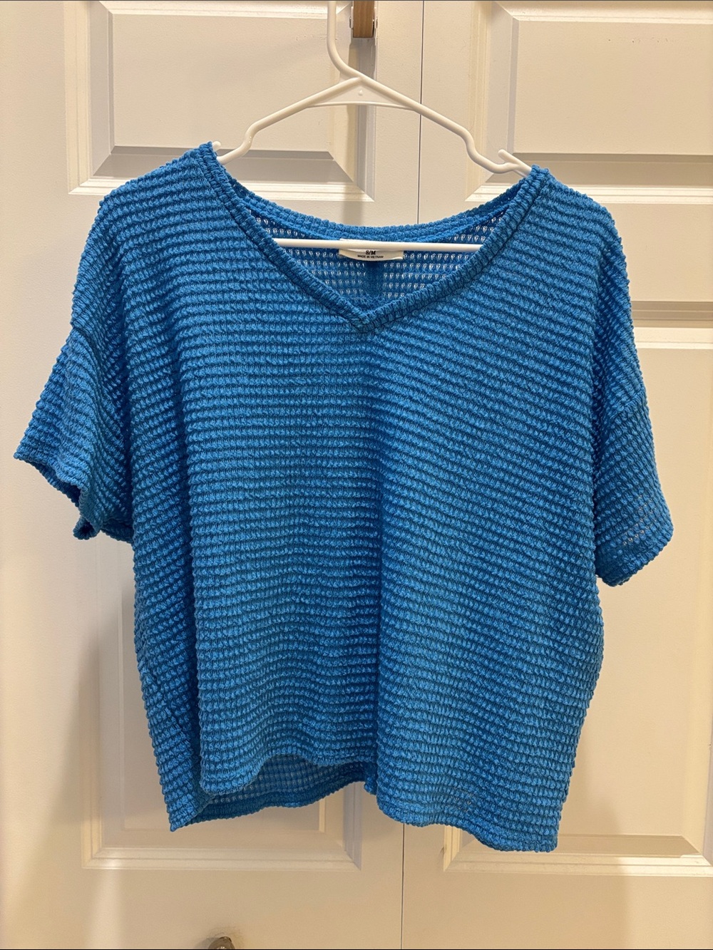 Zenana Outfitters Textured V-Neck Short Sleeve Top - Bright Blue